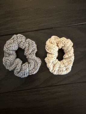 Crochet Scrunchie Set - Gray & Cream Hair Accessories